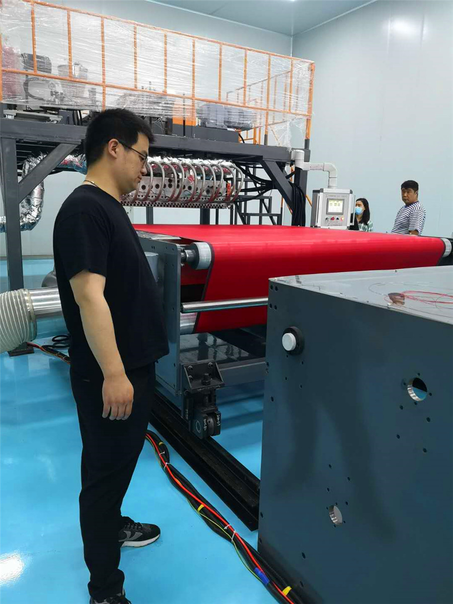 熔噴聚丙烯無無紡布生產(chǎn)線_玖德隆機(jī)械有限公司