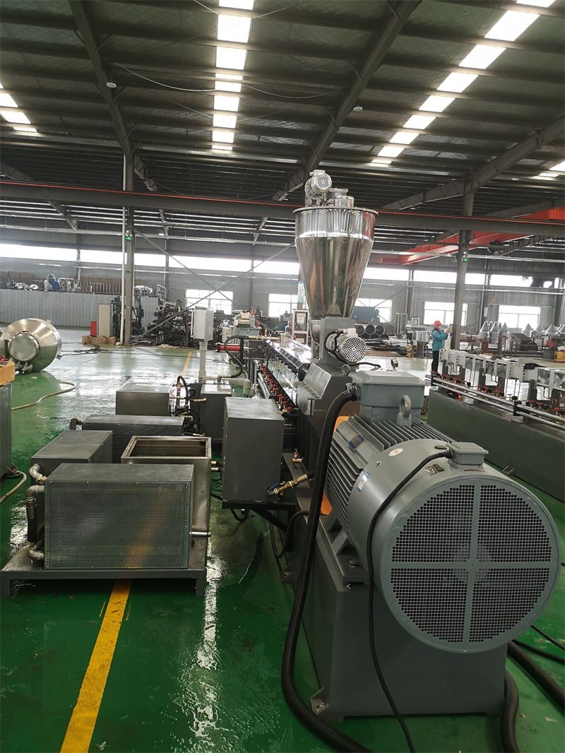 PBAT吹膜級母粒_PBAT吹膜級母粒造粒機(jī)_玖德隆新材料